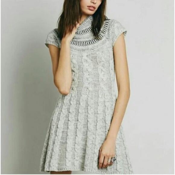 Free People Nordic Nights Cable Knit Sweater Dress Size Medium - Picture 1 of 10